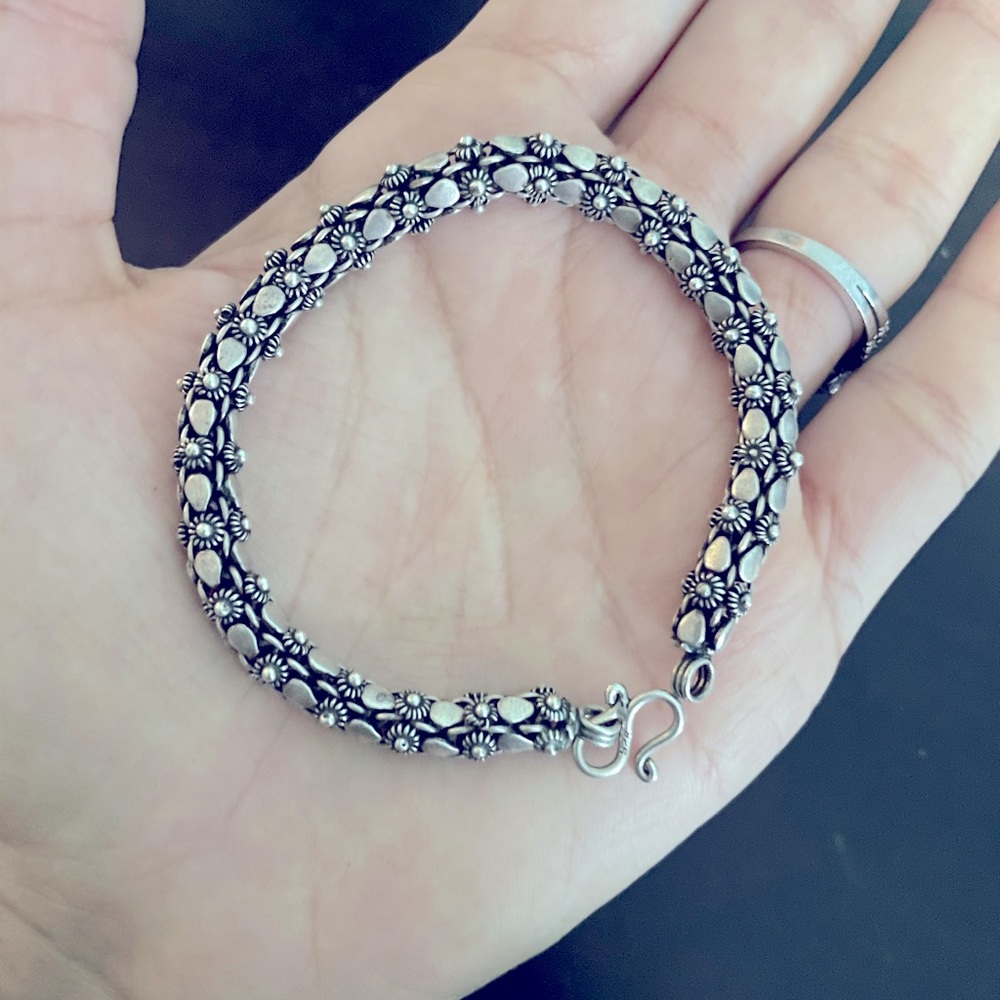 Beautiful silver detailed bracelet